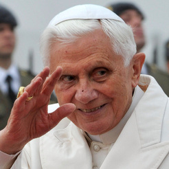 Monitoraggio tweet. I commenti dei vip alle dimissioni di Papa Benedetto XVI